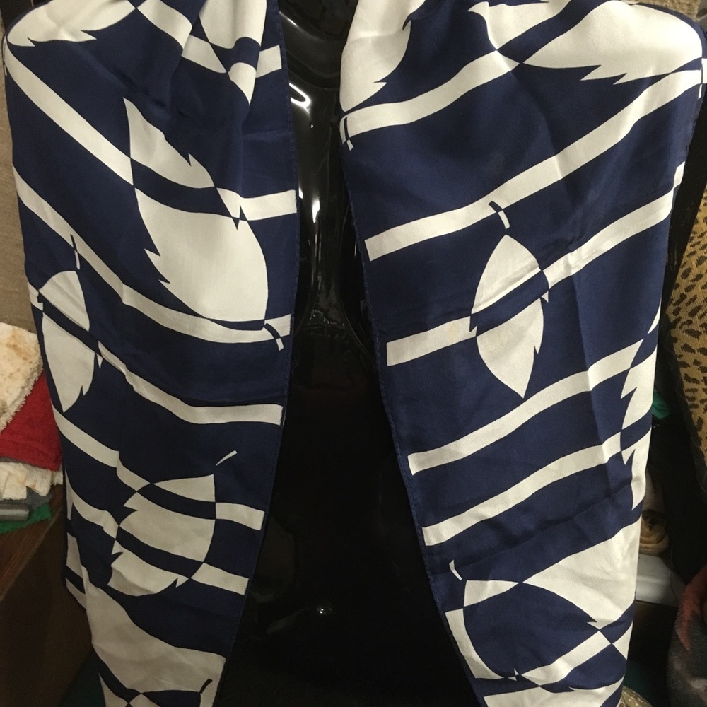 Bill Blass Ladies Scarf